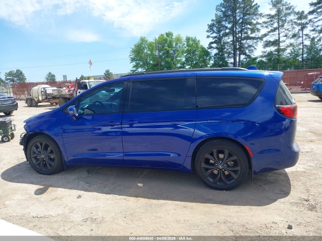 Chrysler Pacifica Limited