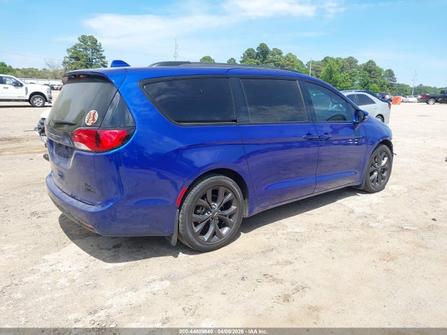 Chrysler Pacifica Limited
