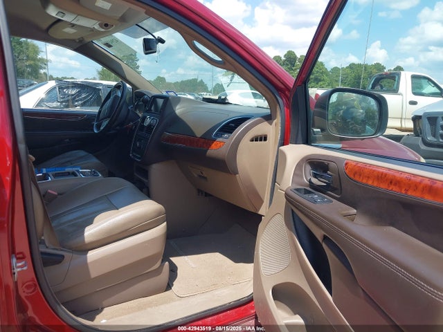Chrysler Town & Country Touring