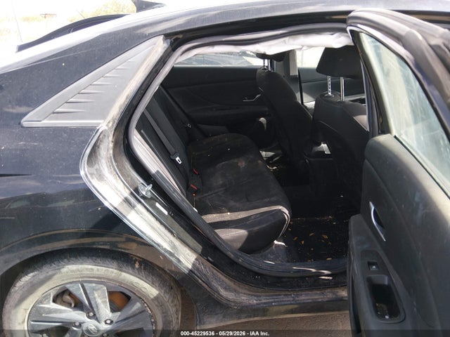 Hyundai ELANTRA Sel