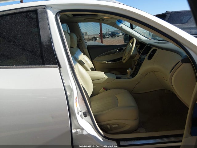 INFINITI Ex Journey