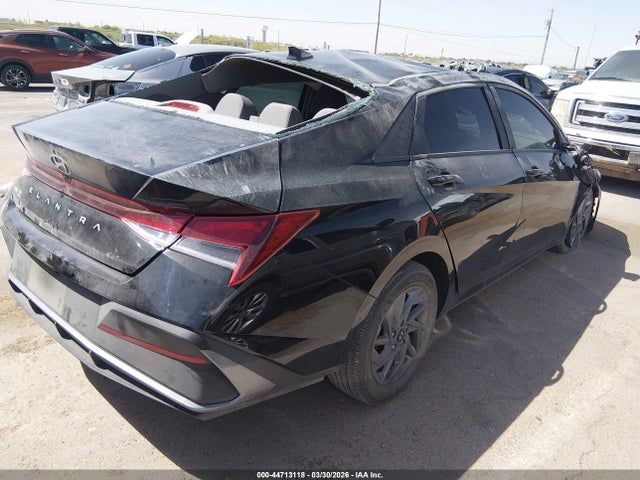Hyundai ELANTRA Sel