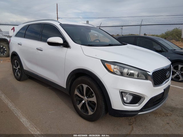 Salvage Kia Sorento Image