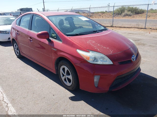 Salvage Toyota Prius Image