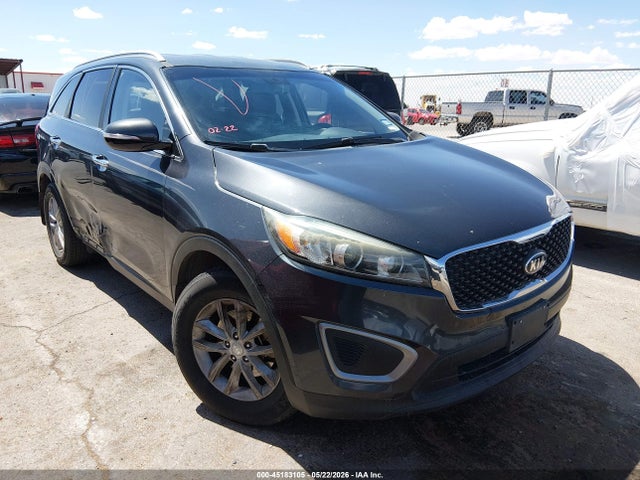 Salvage Kia Sorento Image