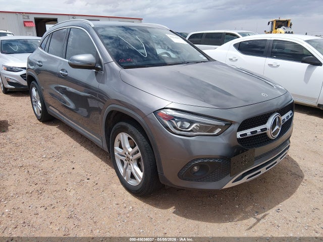Salvage Mercedes-Benz GLA Image