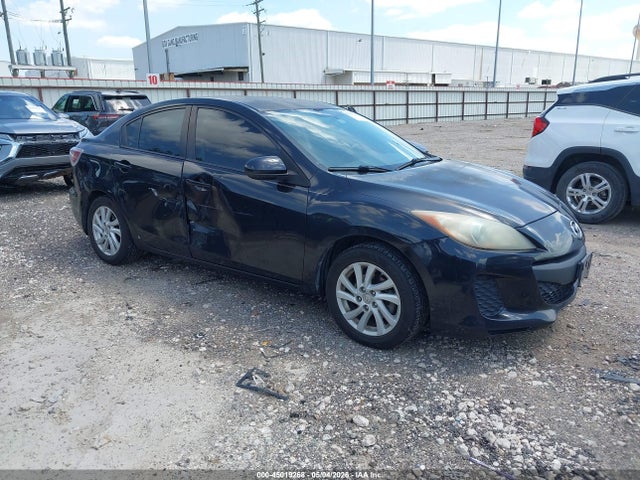 Salvage Mazda Mazda3 Image