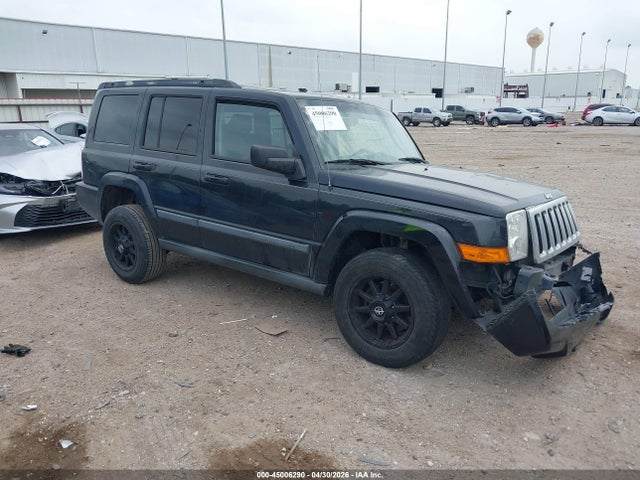 Salvage Jeep Commander Image