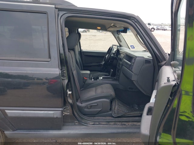 Jeep Commander Sport