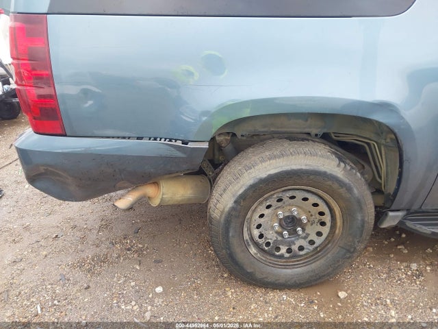 Chevrolet Suburban 1500 Ls