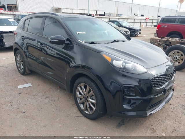 Salvage Kia Sportage Image