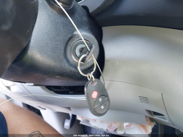 Toyota Highlander Base V6
