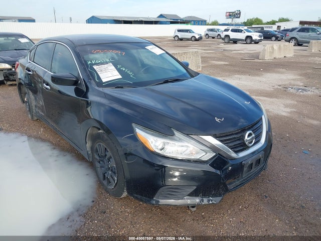 Salvage Nissan Altima Image
