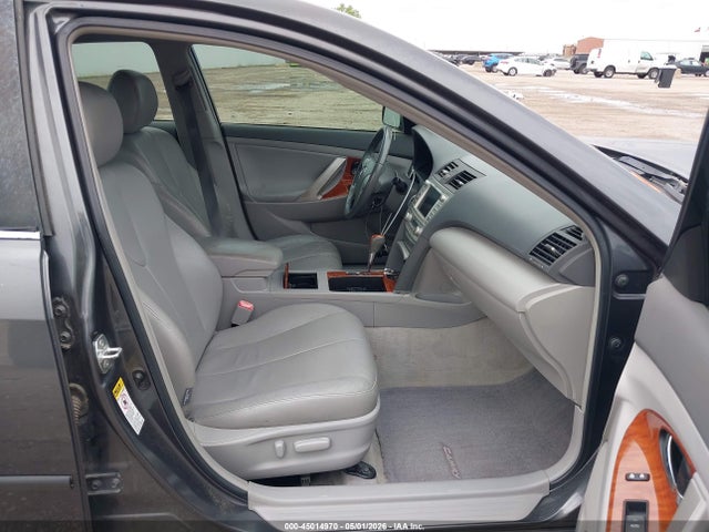 Toyota Camry Xle V6