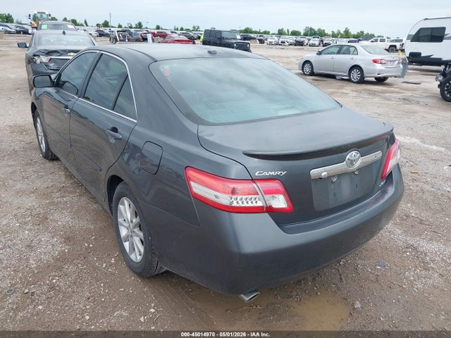 Toyota Camry Xle V6