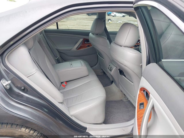 Toyota Camry Xle V6