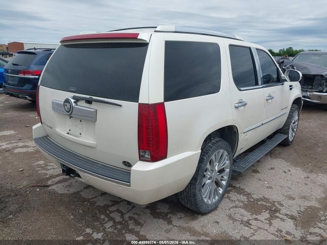 Cadillac Escalade Standard