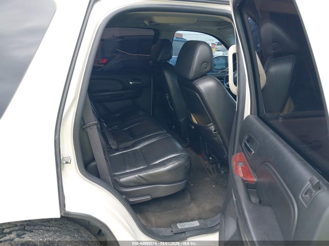 Cadillac Escalade Standard