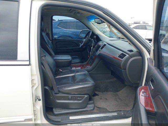 Cadillac Escalade Standard