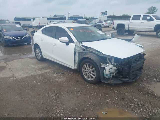 Salvage Mazda Mazda3 Image