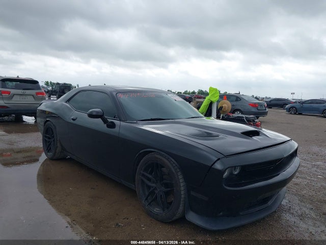 Salvage Dodge Challenger Image