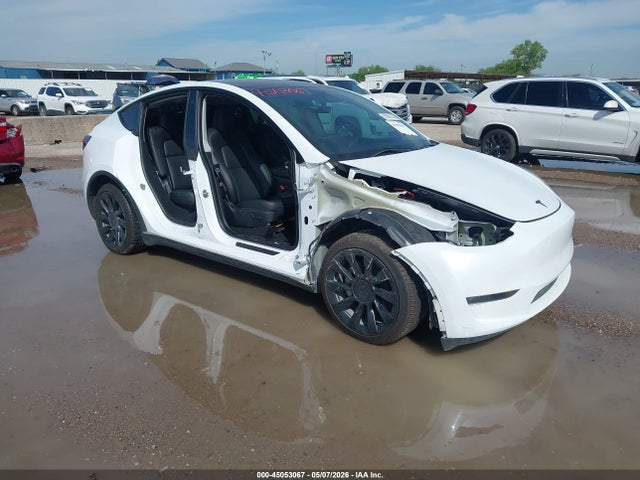 Salvage Tesla Model Y Image