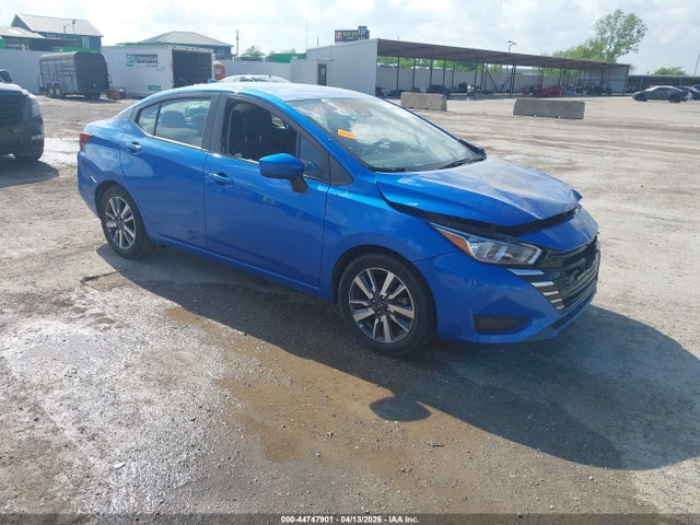 Salvage Nissan Versa Image