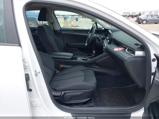Kia K5 Lxs