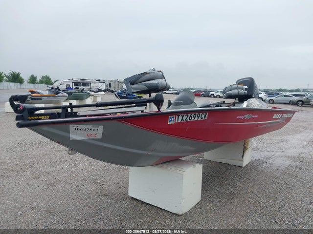 Tracker Bass Tracker