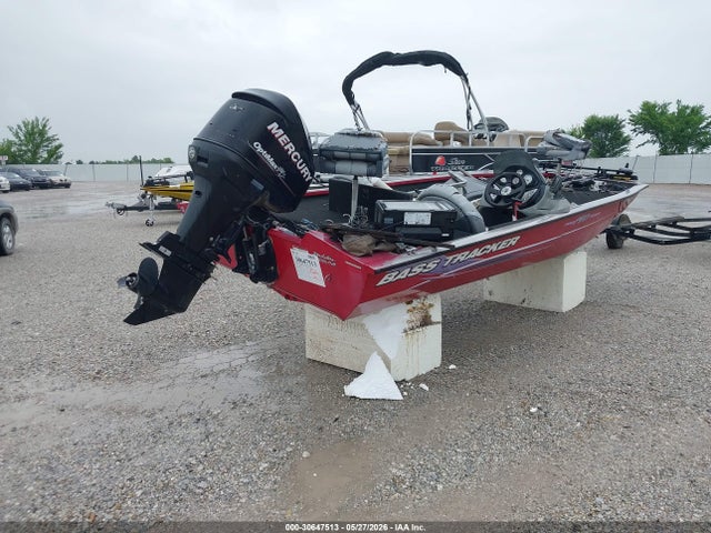 Tracker Bass Tracker
