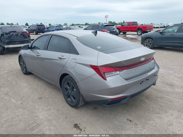 Hyundai ELANTRA Sel