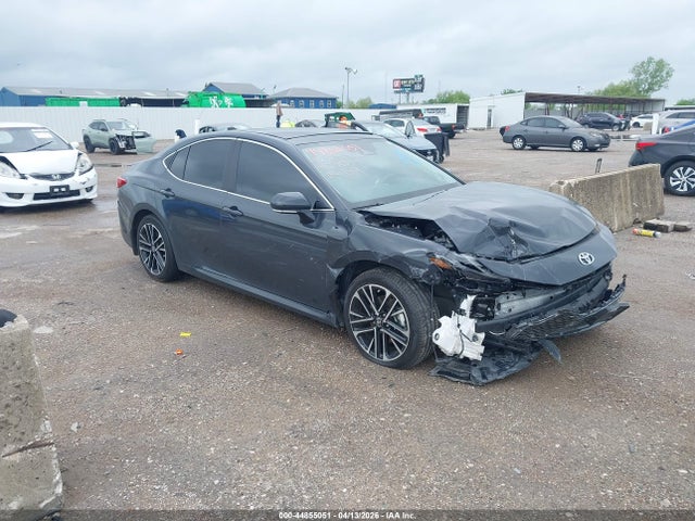 Salvage Toyota Camry Image