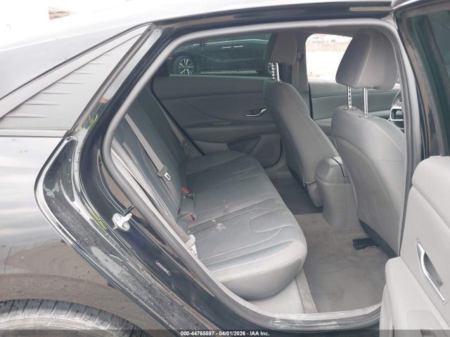 Hyundai ELANTRA Sel