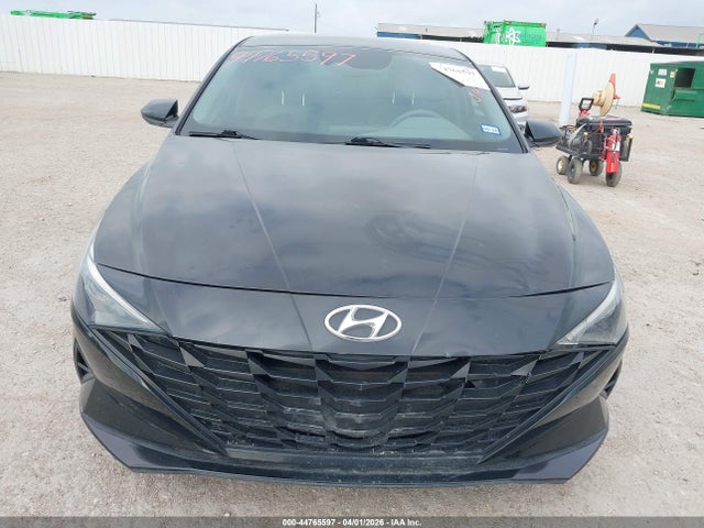Hyundai ELANTRA Sel
