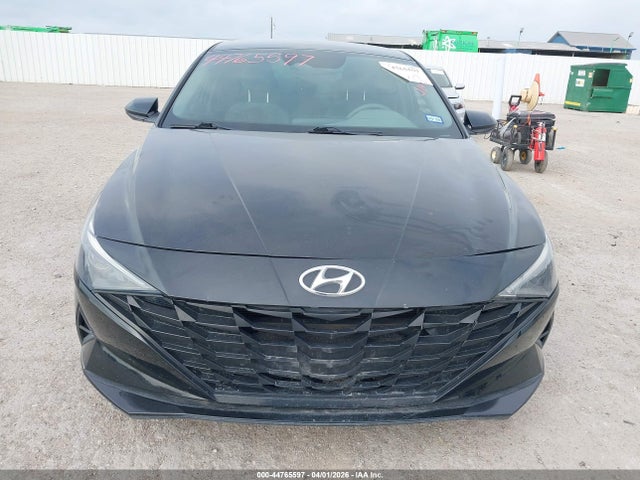 Hyundai ELANTRA Sel