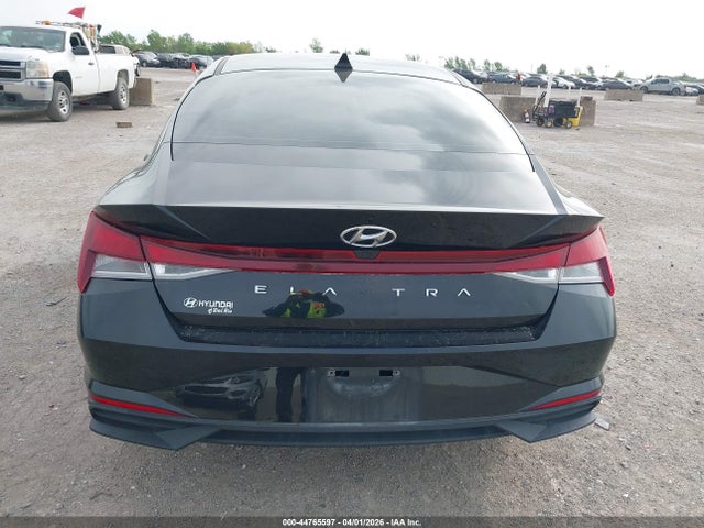 Hyundai ELANTRA Sel