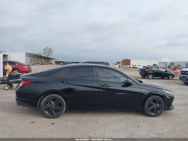 Hyundai ELANTRA Sel
