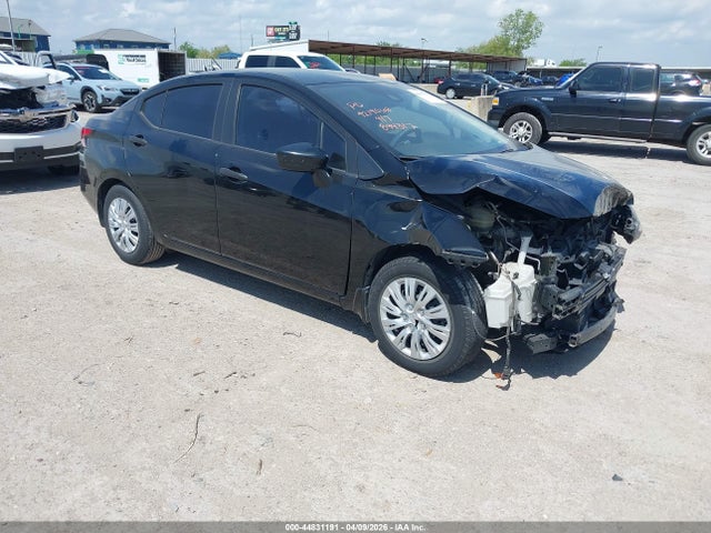 Salvage Nissan Versa Image