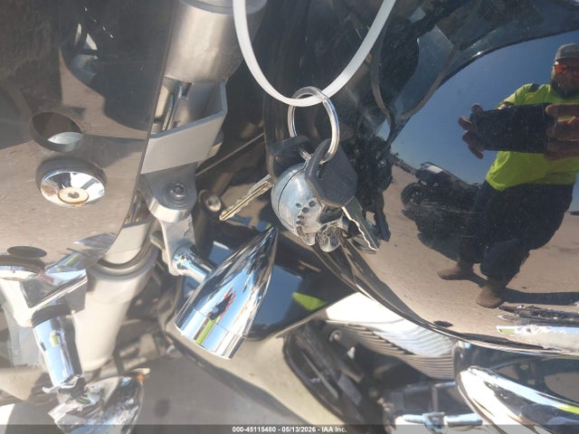 Suzuki Vzr1800