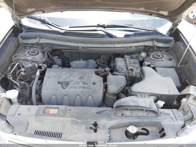 Mitsubishi Outlander Le 2.4