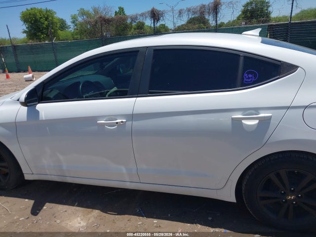 Hyundai ELANTRA Value Edition