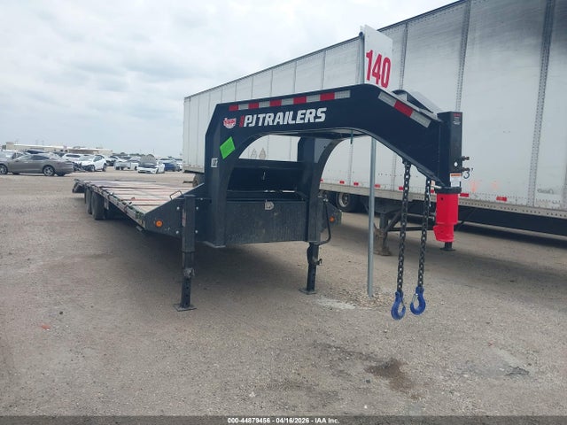 Salvage Pj Trailers Gooseneck Flatbed Image