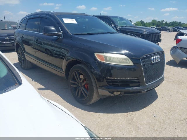 Salvage Audi Q7 Image