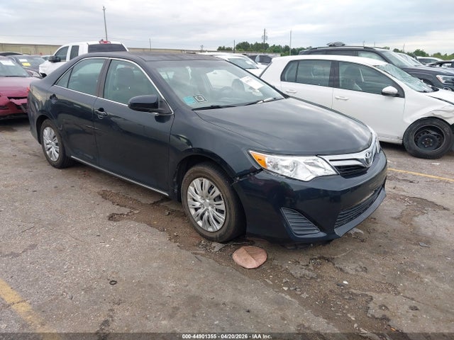 Salvage Toyota Camry Image