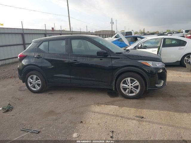 Nissan Kicks Play S