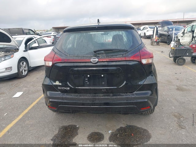 Nissan Kicks Play S