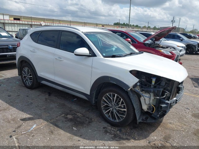 Salvage Hyundai TUCSON Image
