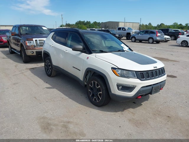 Salvage Jeep Compass Image