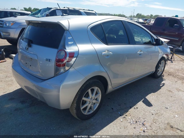 Toyota Prius c Three