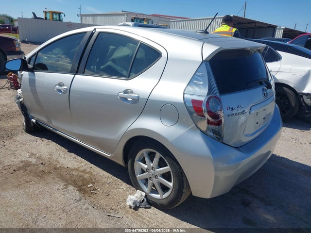 Toyota Prius c Three
